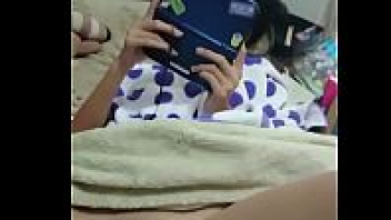 แหย่หี เย็ดน้องสาว เขี่ยหี คลิปโป๊ คลิปเด็ด